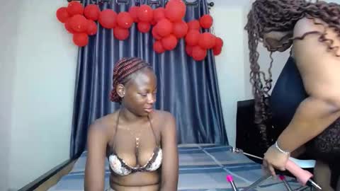 Snapshot of ebony_doll11 chatting on February 5, 8:57 pm melons online show from February 5, 8:57 pm