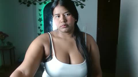 ebony_luna1 online show from April 25, 1:03 pm