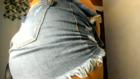 Snapshot of ebony_luna1 chatting on July 4, 8:48 pm ebony_luna1 online show from July 4, 8:48 pm
