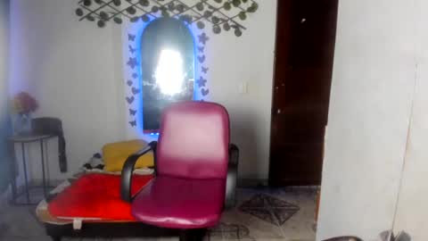 Snapshot of ebony_luna1 chatting on July 16, 8:04 pm ebony_luna1 online show from July 16, 8:04 pm