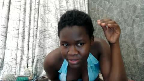 Snapshot of ebony_lynne chatting on July 1, 9:47 pm ebony_lynne online show from July 1, 9:47 pm