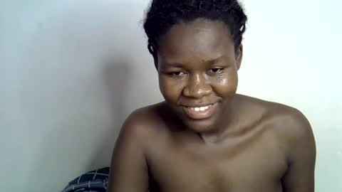 Snapshot of ebony_lynne chatting on July 3, 9:32 pm ebony_lynne online show from July 3, 9:32 pm