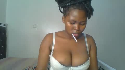 Snapshot of ebony_meeky chatting on September 21, 5:47 pm ebony_meeky online show from September 21, 5:47 pm