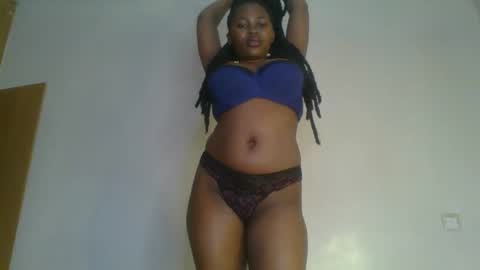 Snapshot of ebony_meeky chatting on September 27, 5:18 pm ebony_meeky online show from September 27, 5:18 pm