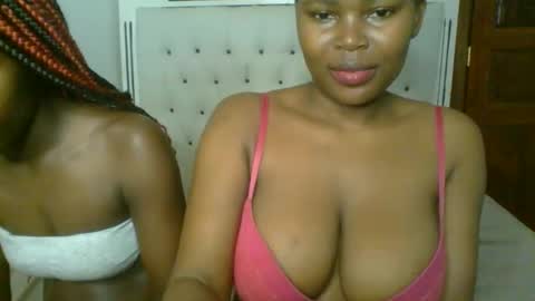 Snapshot of ebony_meeky chatting on October 6, 3:04 am ebony_meeky online show from October 6, 3:04 am