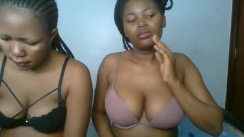 Snapshot of ebony_meeky chatting on October 10, 5:12 pm ebony_meeky online show from October 10, 5:12 pm