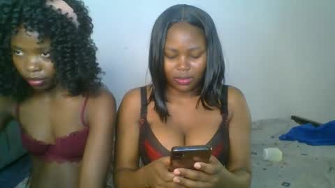 Snapshot of ebony_meeky chatting on October 19, 6:52 pm ebony_meeky online show from October 19, 6:52 pm