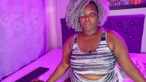 Snapshot of ebony_neighbormoans chatting on May 28, 11:29 am LINA online show from May 28, 11:29 am