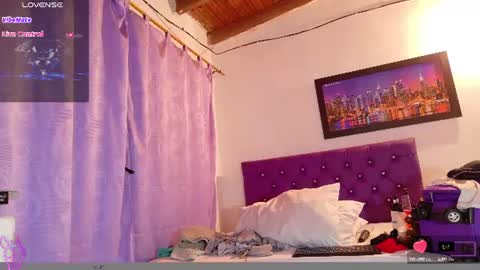 Snapshot of ebony_neighbormoans chatting on June 13, 3:04 am LINA online show from June 13, 3:04 am