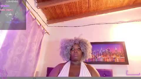 Snapshot of ebony_neighbormoans chatting on June 15, 5:59 pm LINA online show from June 15, 5:59 pm