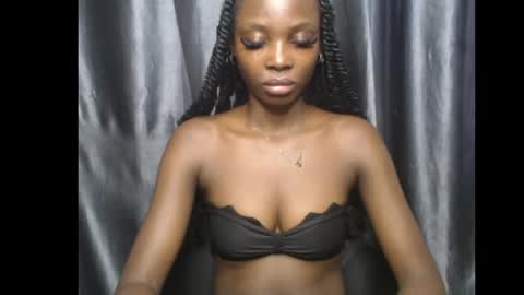 Ella online show from April 21, 9:04 am