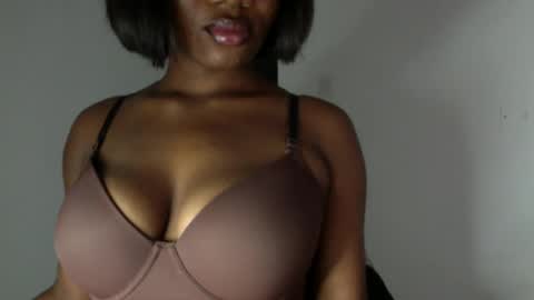 delilah online show from April 26, 6:49 pm