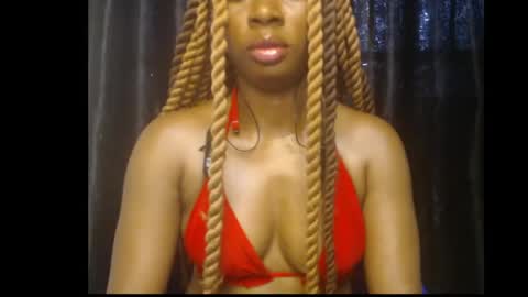 Snapshot of ebony_queenx chatting on May 7, 9:36 am Queen online show from May 7, 9:36 am