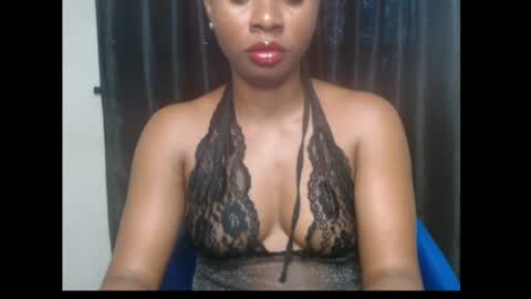 Snapshot of ebony_queenx chatting on June 26, 8:08 am Queen online show from June 26, 8:08 am