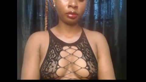 Snapshot of ebony_queenx chatting on June 27, 4:23 pm Queen online show from June 27, 4:23 pm