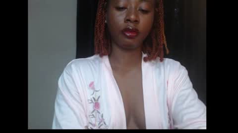 Snapshot of ebony_queenx chatting on July 10, 3:36 pm Queen online show from July 10, 3:36 pm
