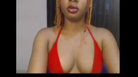 Snapshot of ebony_queenx chatting on July 17, 8:10 am Queen online show from July 17, 8:10 am