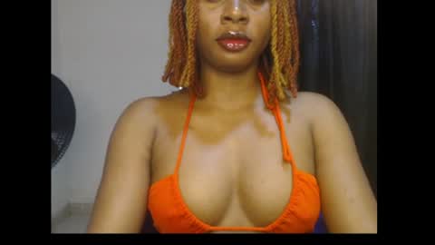 Snapshot of ebony_queenx chatting on July 23, 9:18 am Queen online show from July 23, 9:18 am