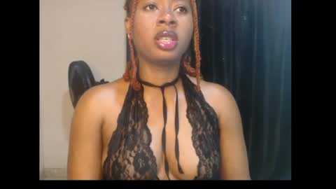 Snapshot of ebony_queenx chatting on July 30, 8:24 am Queen online show from July 30, 8:24 am