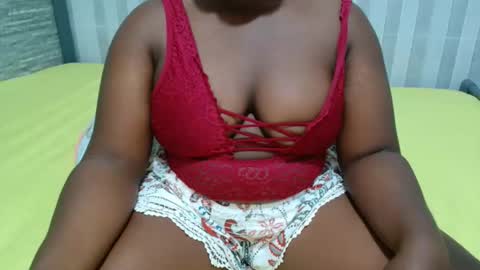 Snapshot of ebony_sabrina chatting on May 16, 6:39 pm Sabrina online show from May 16, 6:39 pm