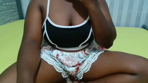 Snapshot of ebony_sabrina chatting on May 17, 6:44 am Sabrina online show from May 17, 6:44 am