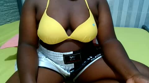 Snapshot of ebony_sabrina chatting on May 28, 8:11 am Sabrina online show from May 28, 8:11 am