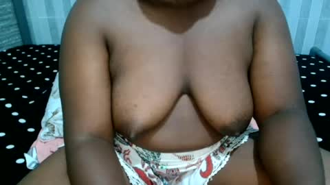 Snapshot of ebony_sabrina chatting on June 14, 7:49 pm Sabrina online show from June 14, 7:49 pm
