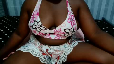 Snapshot of ebony_sabrina chatting on June 16, 8:50 am Sabrina online show from June 16, 8:50 am