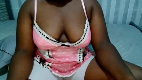Snapshot of ebony_sabrina chatting on June 29, 7:25 am Sabrina online show from June 29, 7:25 am