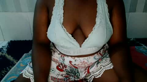 Snapshot of ebony_sabrina chatting on June 30, 7:37 pm Sabrina online show from June 30, 7:37 pm