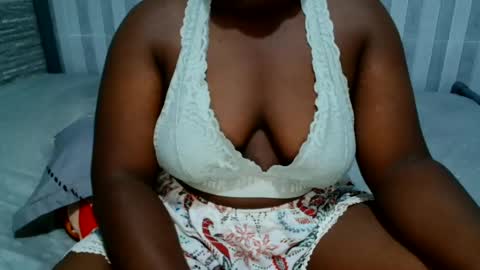 Snapshot of ebony_sabrina chatting on July 2, 7:25 am Sabrina online show from July 2, 7:25 am