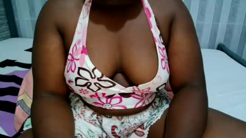 Snapshot of ebony_sabrina chatting on July 24, 8:01 am Sabrina online show from July 24, 8:01 am