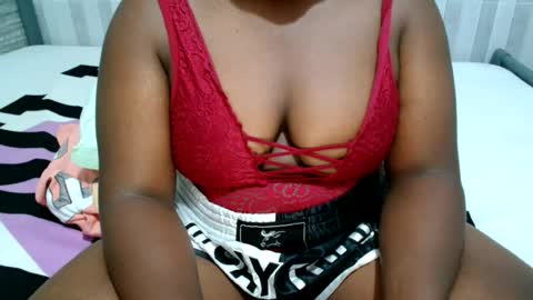 Snapshot of ebony_sabrina chatting on July 29, 7:23 pm Sabrina online show from July 29, 7:23 pm
