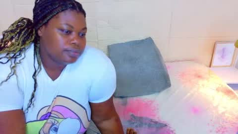 Snapshot of ebony_sugar_mommy chatting on June 17, 1:41 am MILENA online show from June 17, 1:41 am