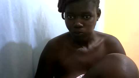 Snapshot of ebonybloom01 chatting on October 29, 11:34 am ebonybloom01 online show from October 29, 11:34 am