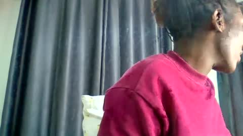 Loreina online show from June 19, 9:35 am