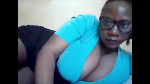 Snapshot of ebonybussy chatting on May 16, 10:58 am MAMITO online show from May 16, 10:58 am