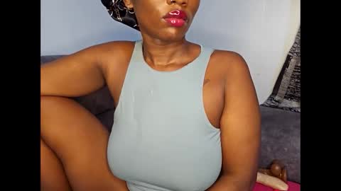 Ebony Melanie online show from November 12, 11:47 pm