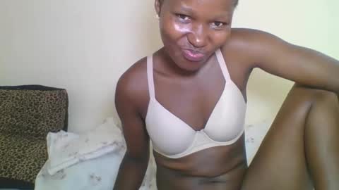 Snapshot of ebonycutegal1996 chatting on November 17, 3:40 pm TRIZER online show from November 17, 3:40 pm