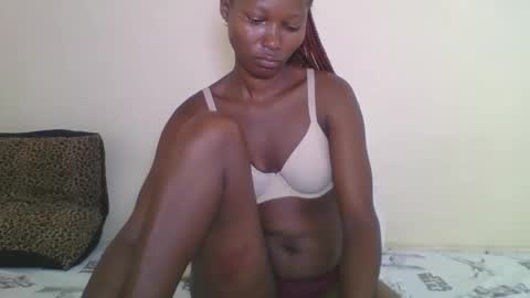 Snapshot of ebonycutegal1996 chatting on November 18, 4:06 am TRIZER online show from November 18, 4:06 am