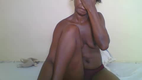 Snapshot of ebonycutegal1996 chatting on November 24, 9:31 am TRIZER online show from November 24, 9:31 am