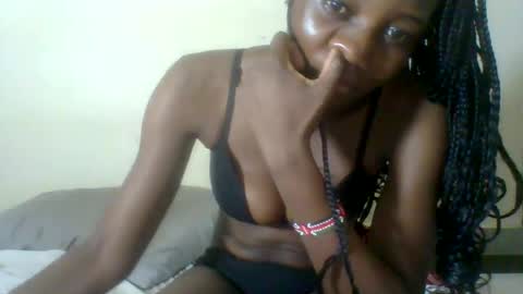 Snapshot of ebonycutegal4 chatting on June 7, 11:19 pm MELLEN online show from June 7, 11:19 pm