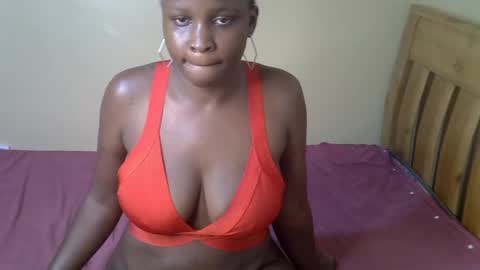 Snapshot of ebonyfatale chatting on July 24, 12:19 am ebonyfatale online show from July 24, 12:19 am