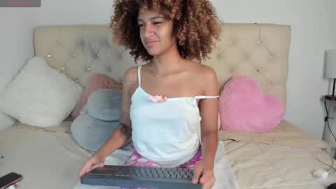 Queen Ebony online show from December 25, 6:09 pm