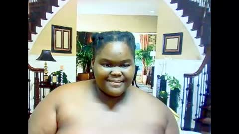 ebonyhotbuns4u2luv online show from February 14, 10:04 pm