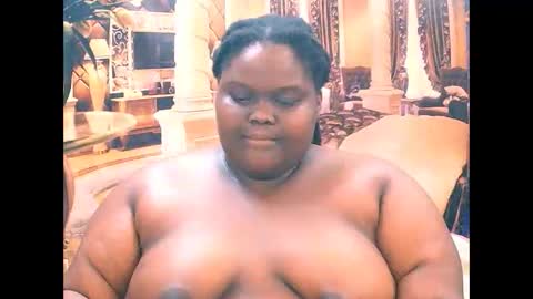 Snapshot of ebonyhotbuns4u2luv chatting on January 17, 12:10 pm ebonyhotbuns4u2luv online show from January 17, 12:10 pm