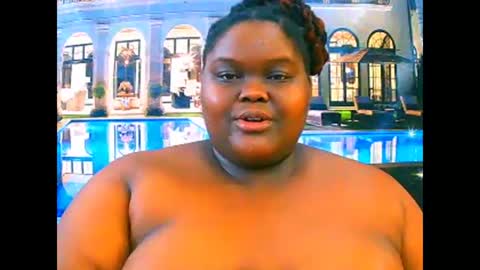 Snapshot of ebonyhotbuns4u2luv chatting on February 15, 7:51 am ebonyhotbuns4u2luv online show from February 15, 7:51 am