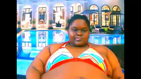 Snapshot of ebonyhotbuns4u2luv chatting on March 12, 10:49 pm ebonyhotbuns4u2luv online show from March 12, 10:49 pm