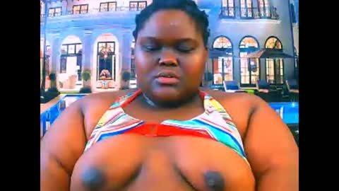 ebonyhotbuns4u2luv online show from May 5, 5:26 am