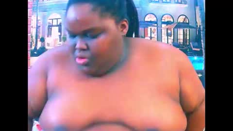 Snapshot of ebonyhotbuns4u2luv chatting on June 6, 7:07 pm ebonyhotbuns4u2luv online show from June 6, 7:07 pm